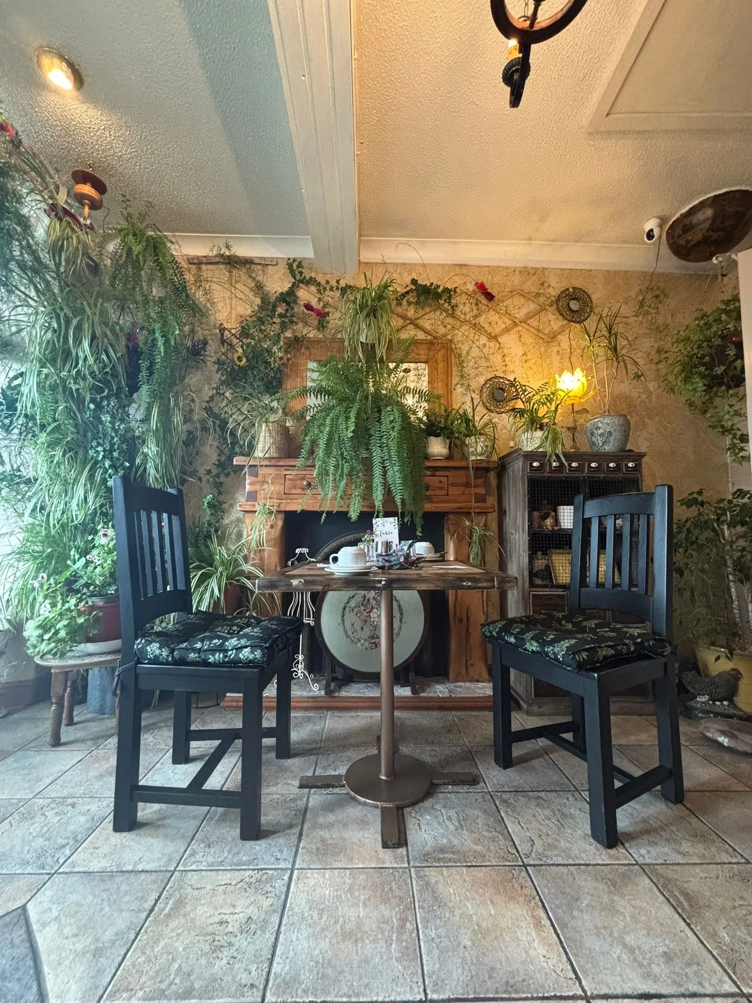 Dining area at Avarest House